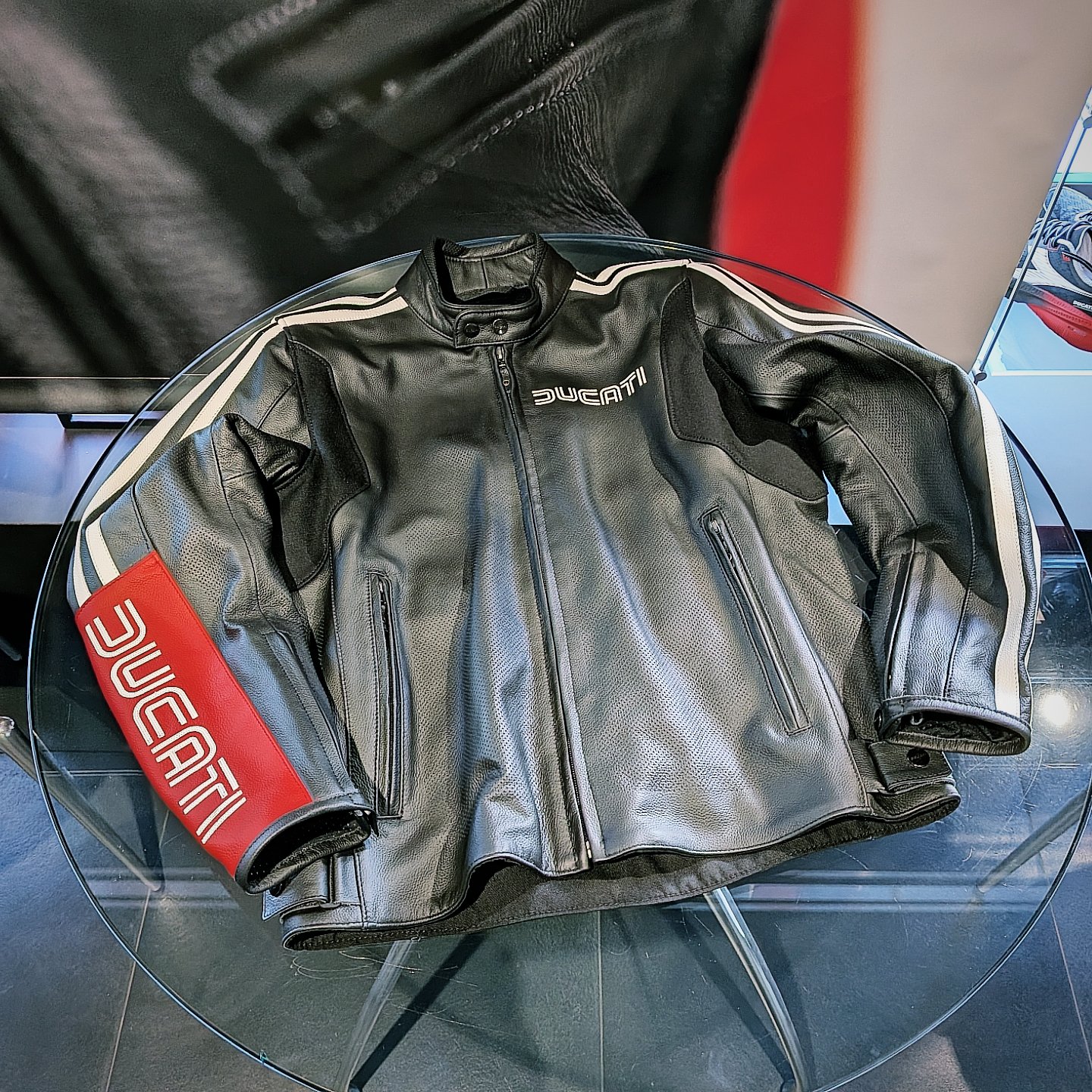 Ducati Lifestyle Tokyo / DLT