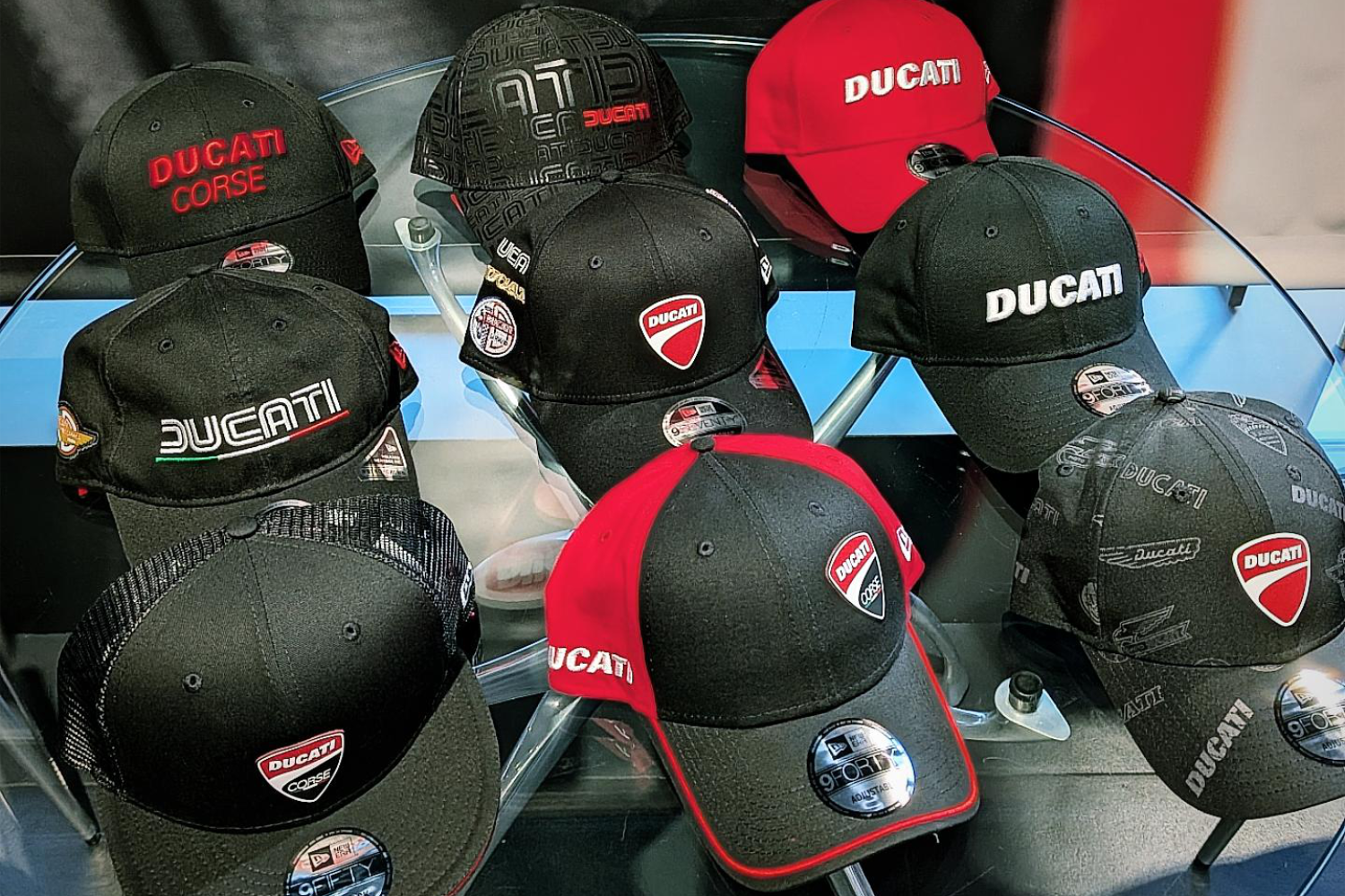 【Ducatiのキャップコレクション】